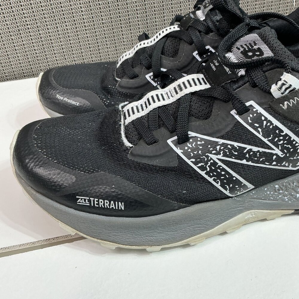 New Balance All Terrain Womens Trail Running Shoes Black/White Size 9.5 B - Picture 7 of 9